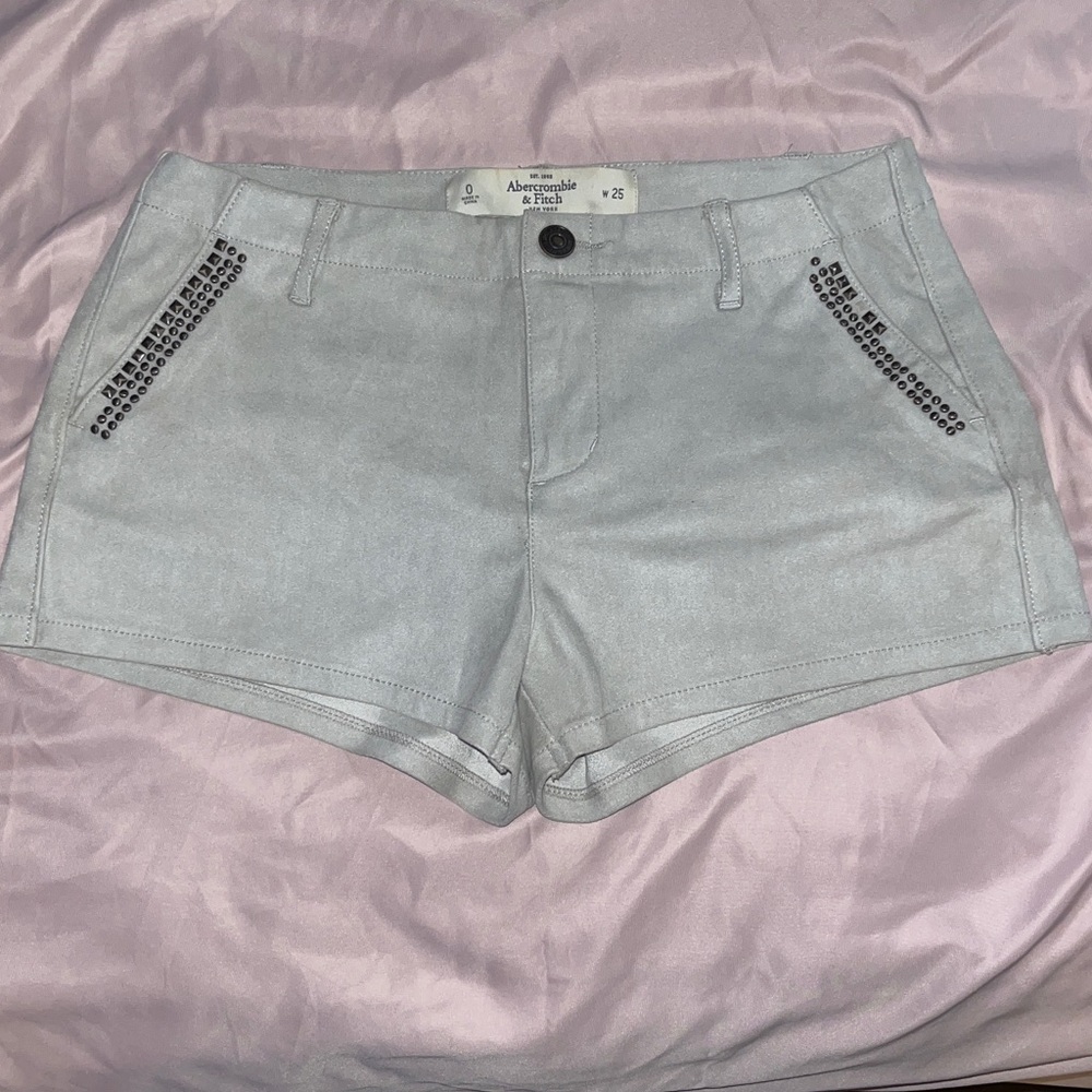 Abercrombie and Fitch size 25 XS womens girls beige taupe suede shorts w studs